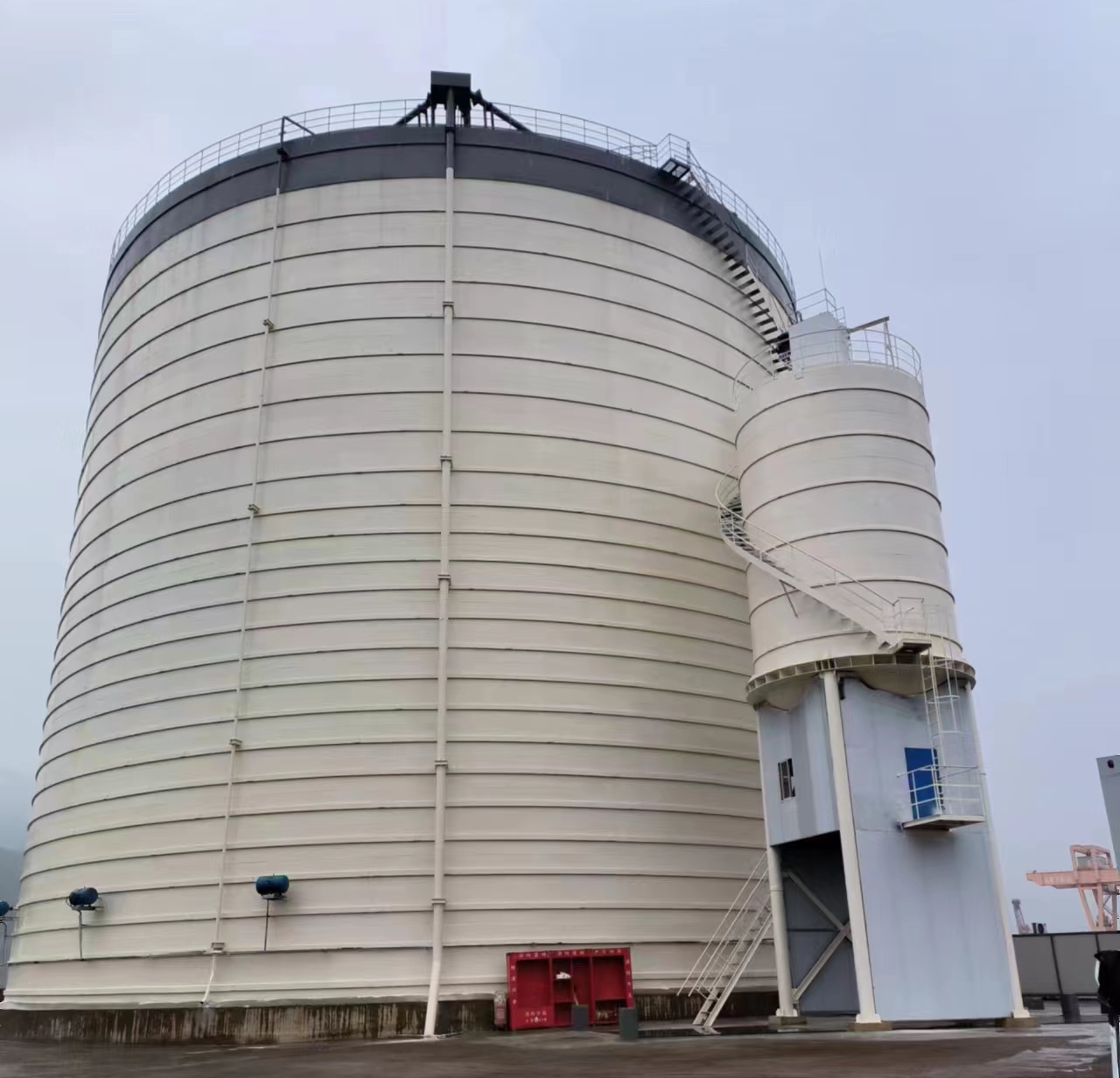 白塔10万吨水泥钢板库