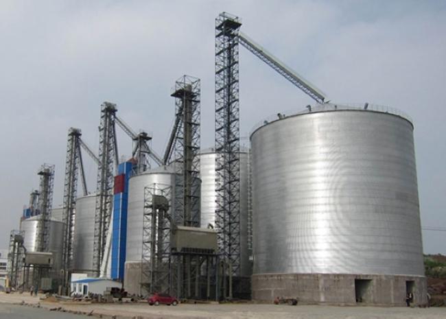 白塔大型钢板库构造参数及水泥储存质量